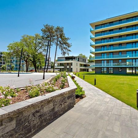 Bonnie-Premium Lelle Waterfront Private Apartment Balatonlelle Exterior foto