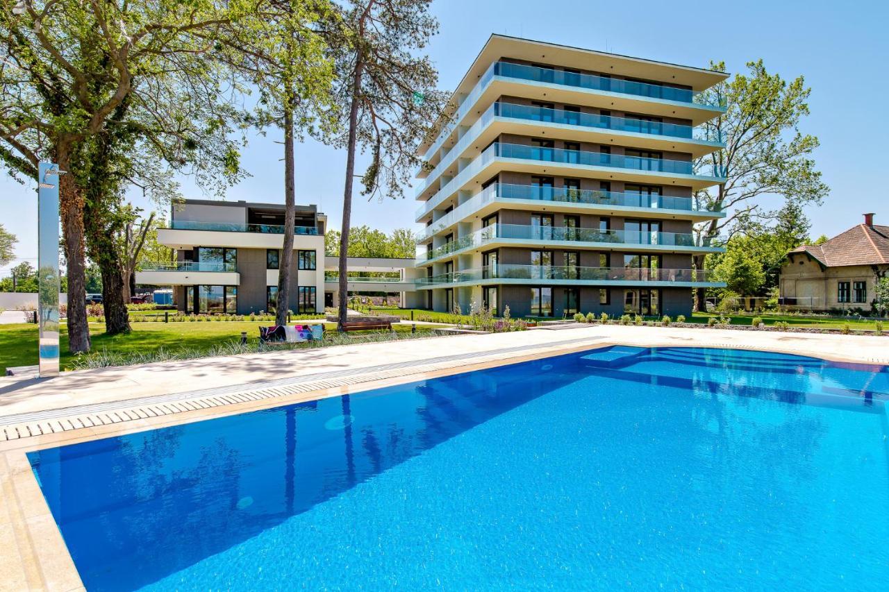 Bonnie-Premium Lelle Waterfront Private Apartment Balatonlelle Exterior foto