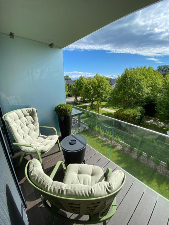 Bonnie-Premium Lelle Waterfront Private Apartment Balatonlelle Exterior foto